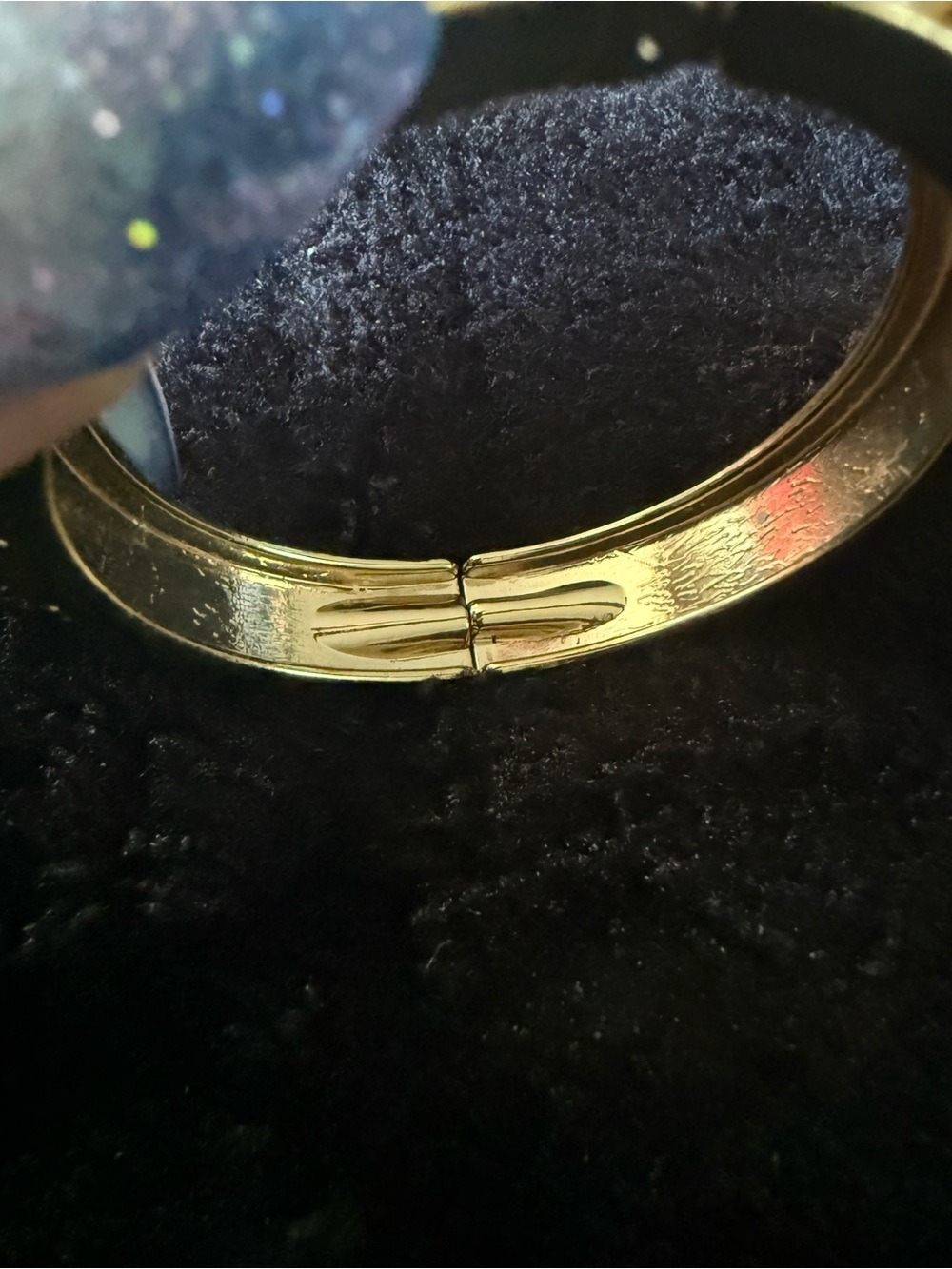 Vintage Owl Motif Gold Tone Hinged Bangle Bracelet Mother of Pearl Look - Picture 5 of 7